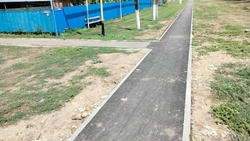 В посёлке Винодельненском обновили тротуары на двух улицах