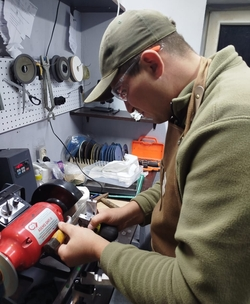 Соцконтракт помог жителю Ипатова открыть мастерскую