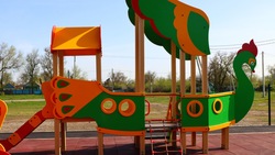 В селе Ипатовского округа открыли новую детскую площадку