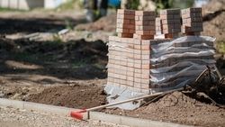 Благоустройство парковой зоны завершают в селе Ипатовского округа